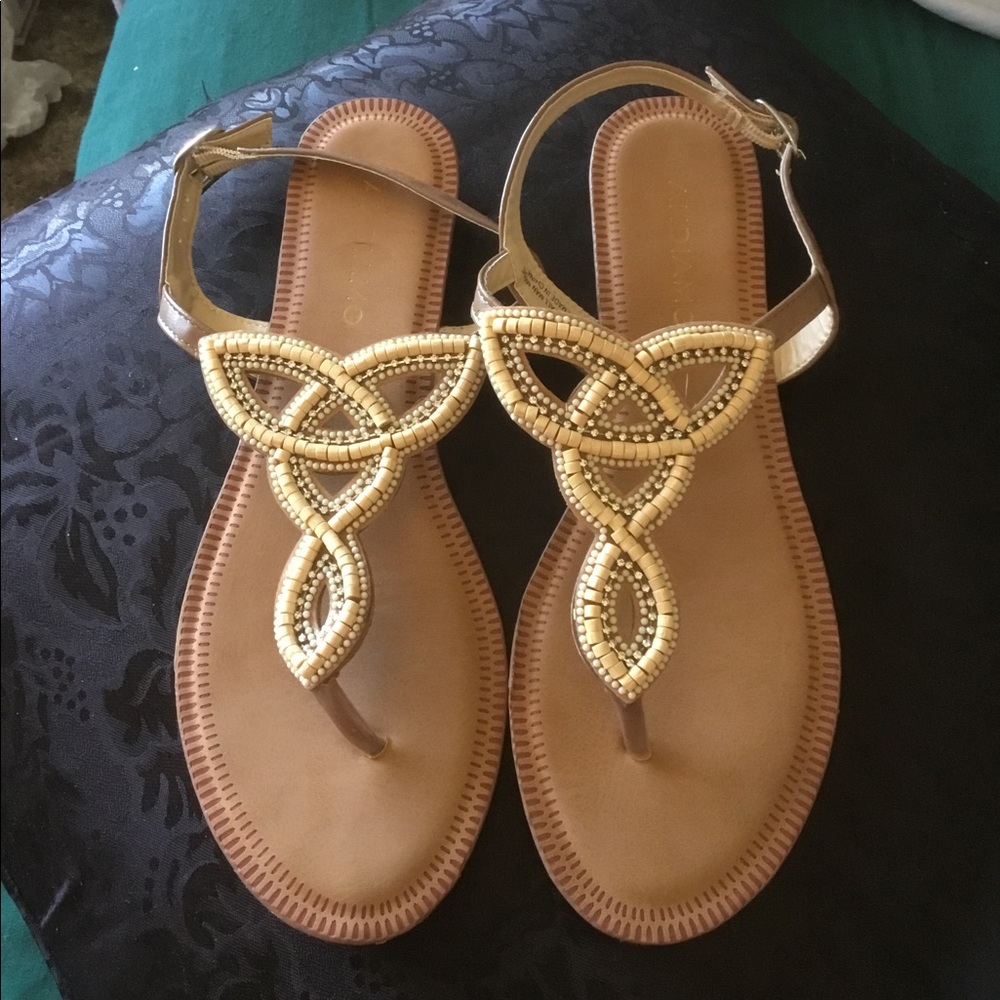 Totally wicked & detailed Andiamo sandals size 8.